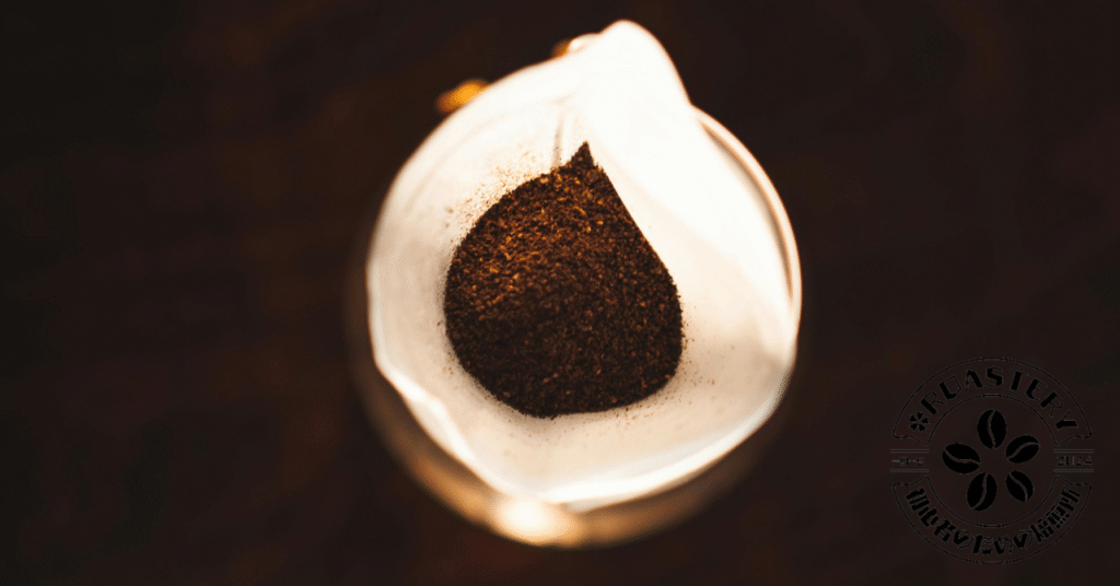 coffeeのかすは飲んだあとも大活躍します！コーヒーかすの再利用アイディア８選｜珈琲の教科書＠初心者のための焙煎所さくらRostery